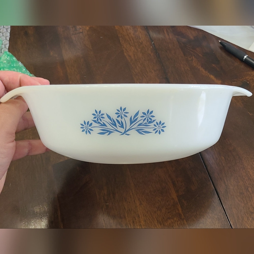 Anchor Hocking 1.5Q Casserole Dish with Lid-Milk Glass Blue Cornflower